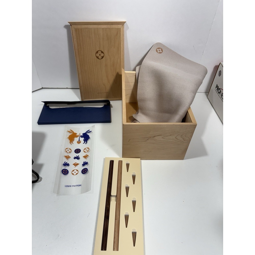 Louis Vuitton 2023 autumn monogram candle stickers & wooden box set NO Candle***